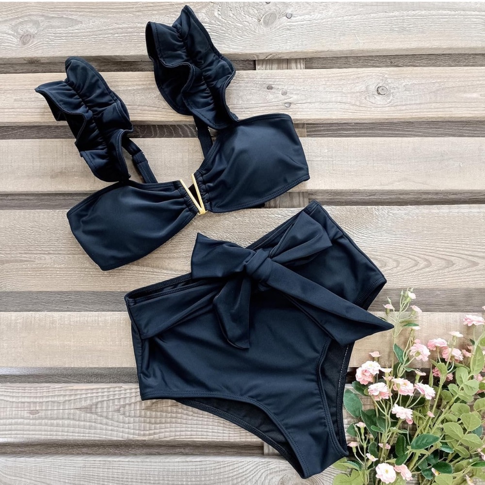 Women High Waisted Swimsuit Flounce Straps Bikini Two Piece Size Small NWT Black